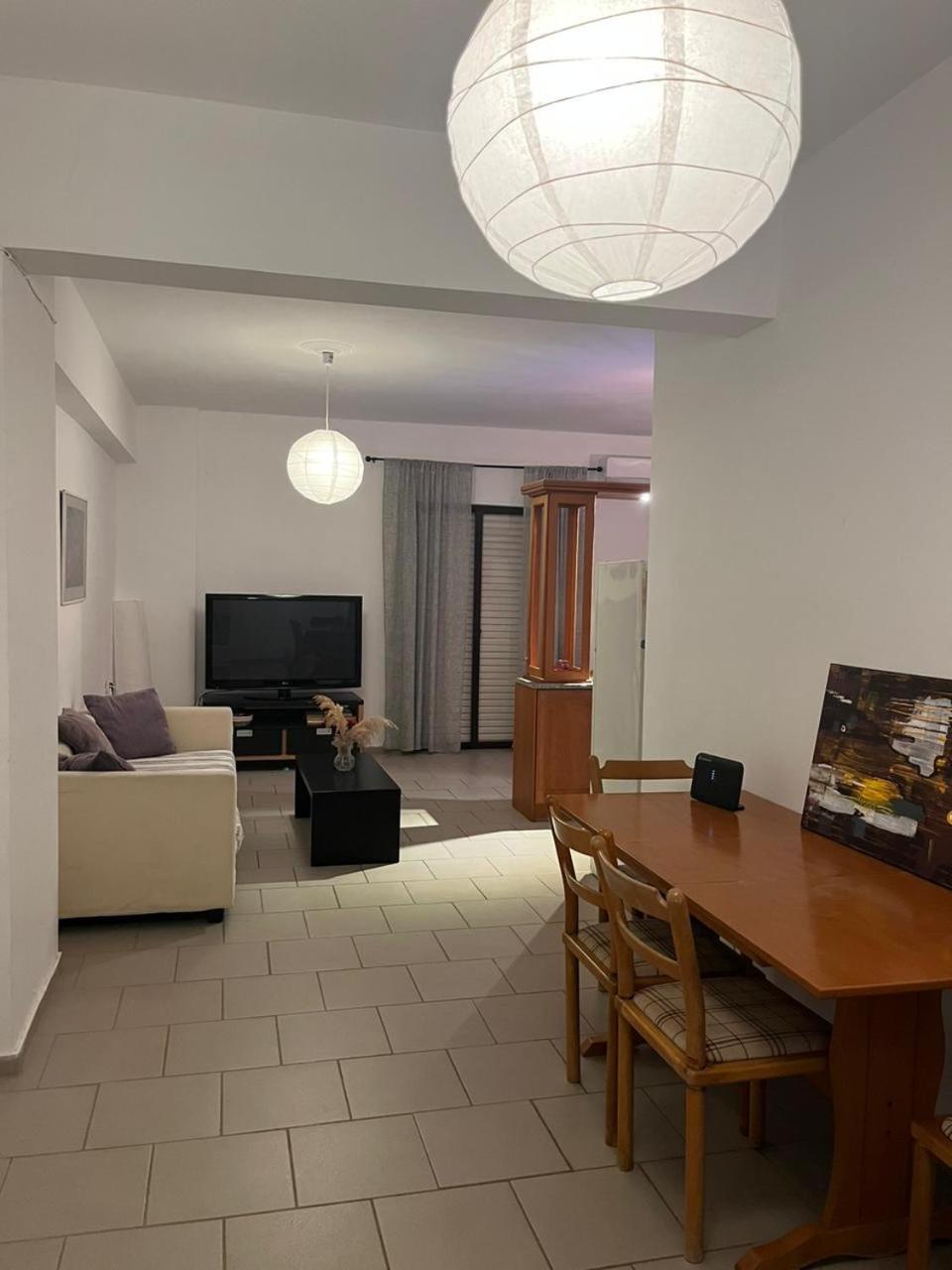 Akrata V Apartment Luaran gambar