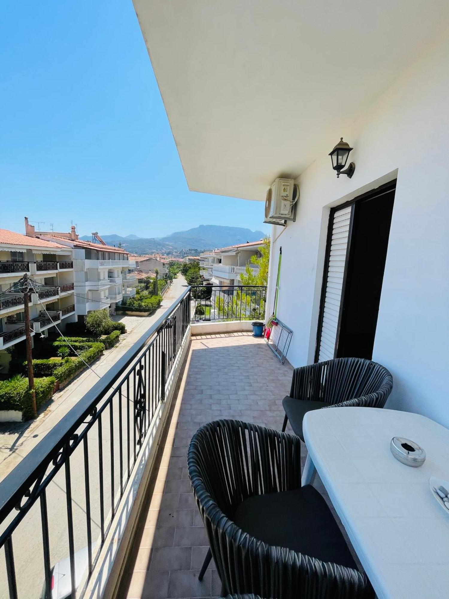 Akrata V Apartment Luaran gambar