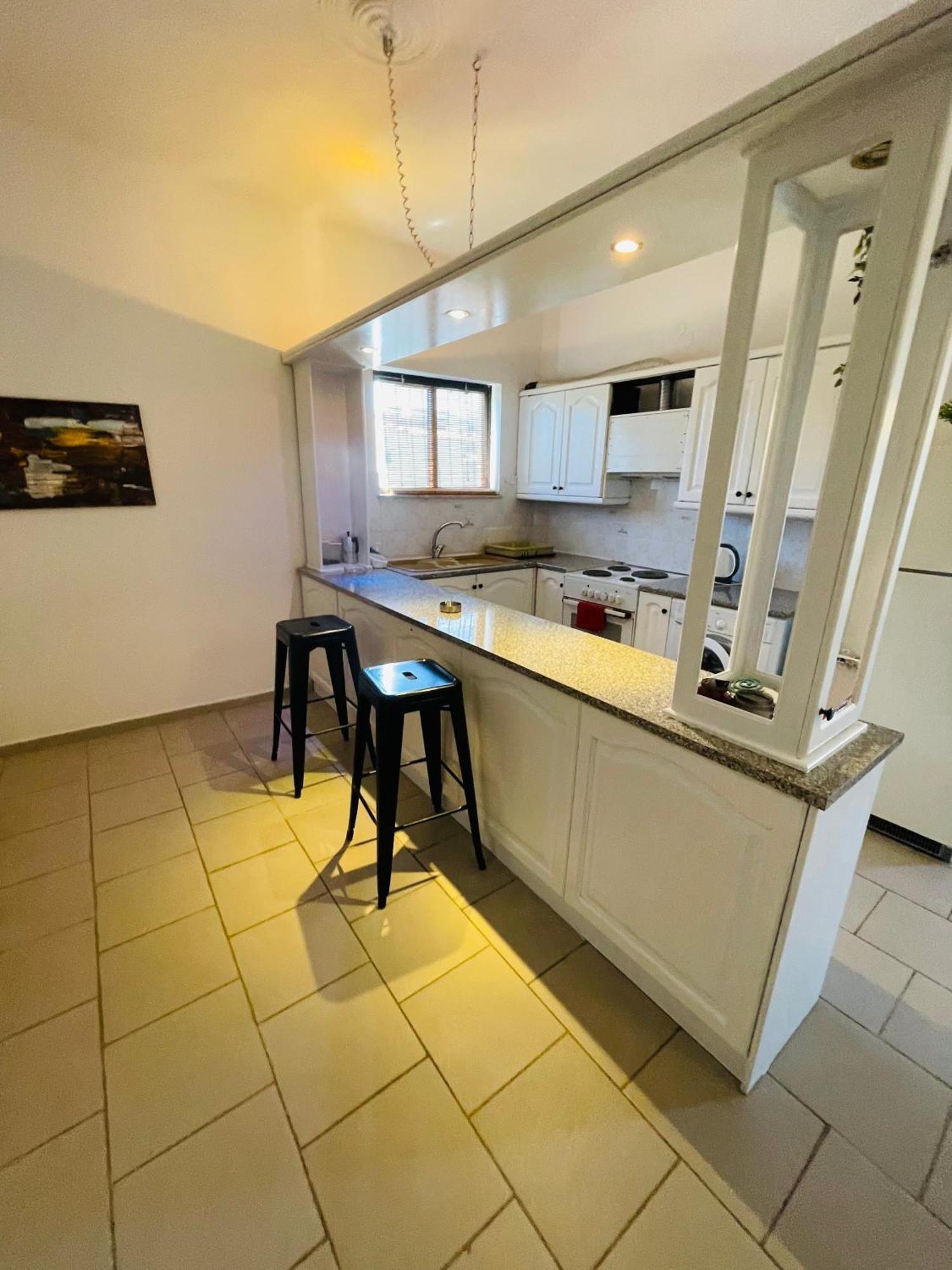 Akrata V Apartment Luaran gambar