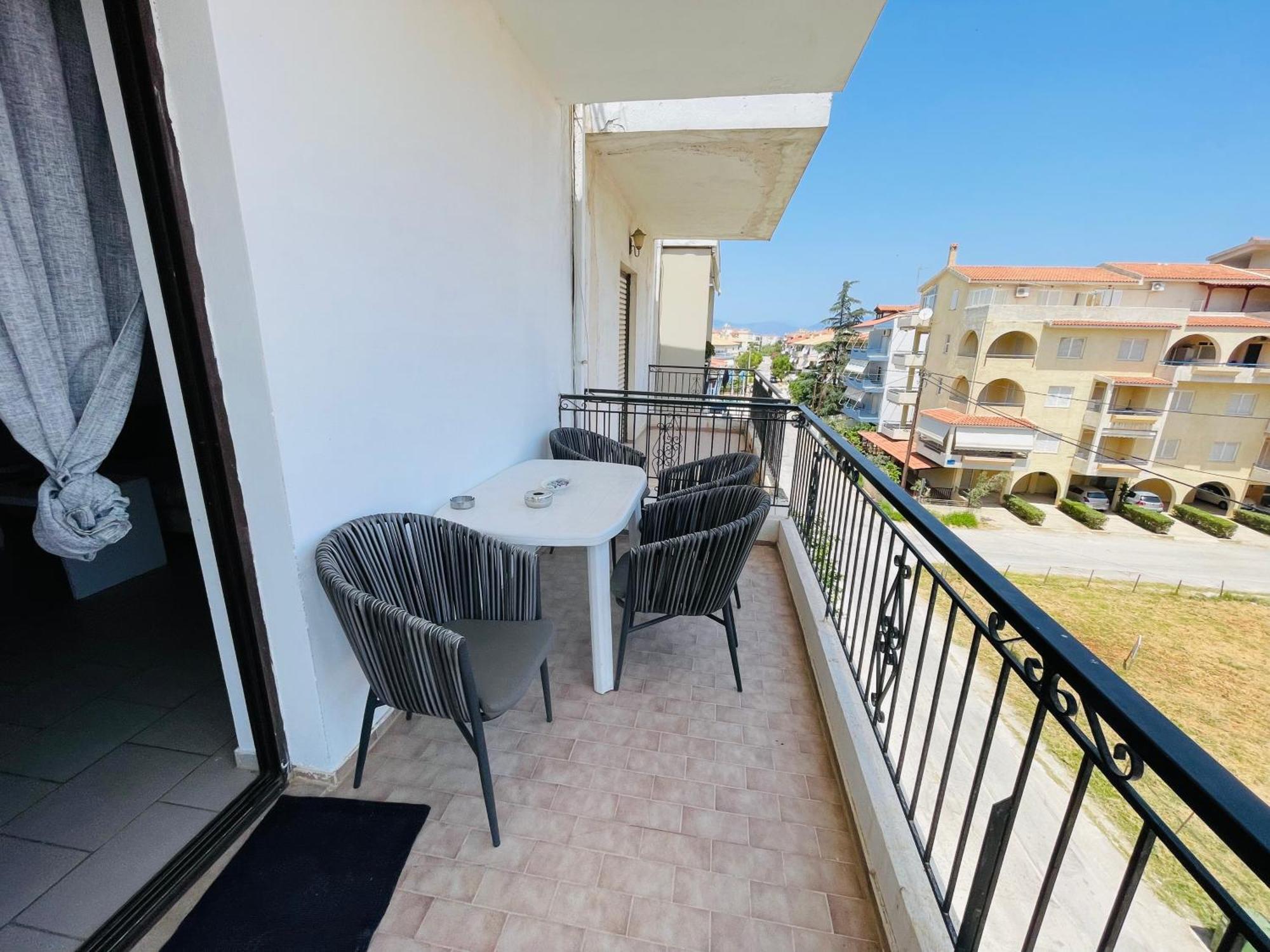 Akrata V Apartment Luaran gambar